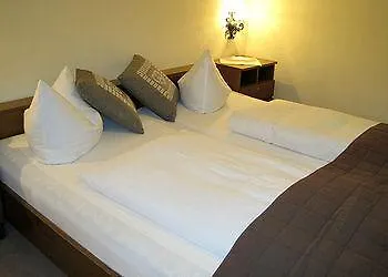 Hotel Zur Schonen Aussicht 3*