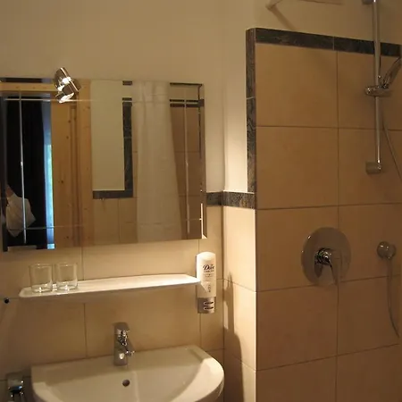 Zur Schonen Aussicht Hotel Übersee